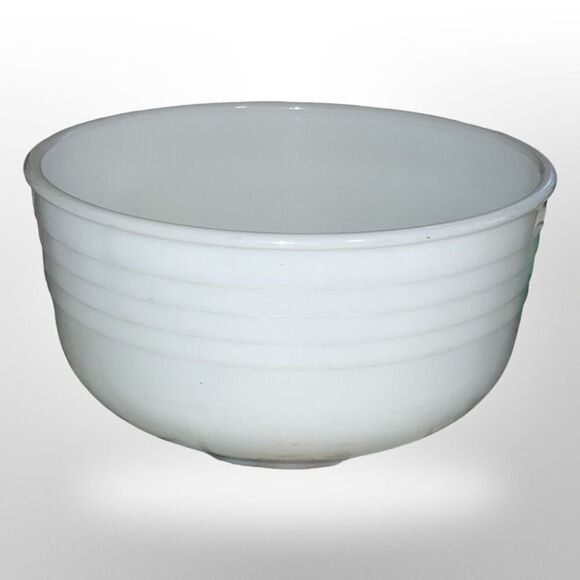 Vintage Pyrex General Mills White Ribbed Milk Glass Farmhouse Mixing Bowl 9" - Picture 1 of 6